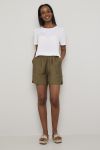 Regine shorts Oliven.