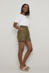 Regine shorts Oliven.