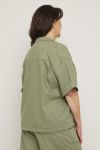 Kortermet bluse Nelia Oliven.