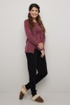 Super cardigan i 80% merinoull med knapper i samme farge. rododendron.