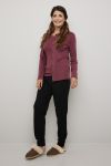 Super cardigan i 80% merinoull med knapper i samme farge. rododendron.