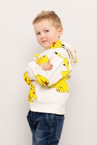 Hettegenser med Pikachu trykk Beige