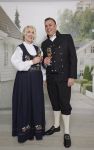 Norsk Festdrakt festdrakt med skjorte og belte mørk blå.