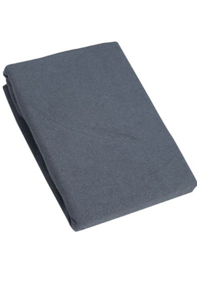 Sov Godt fasongsydd frottelaken i 80% bomull og 20% polyester. grå