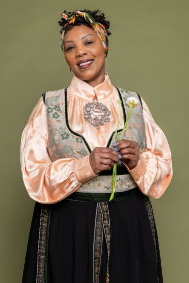Skjorte festdrakt Elsa Fersken.