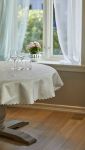 Dekke duk med damaskpreg offwhite